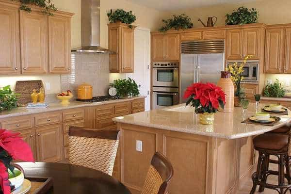 Use Flower For Kitchen Decorating
